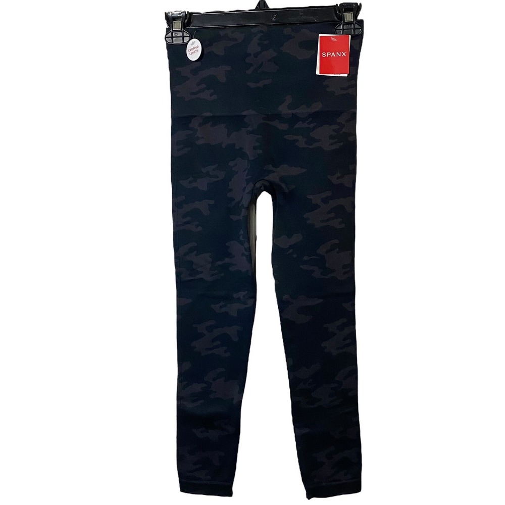 Spanx Look‎ at Me Now Cropped Leggings Black Camo 20099R Womens Medium NWT